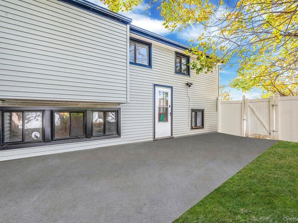 1401 Race Avenue, Medford NY 11763