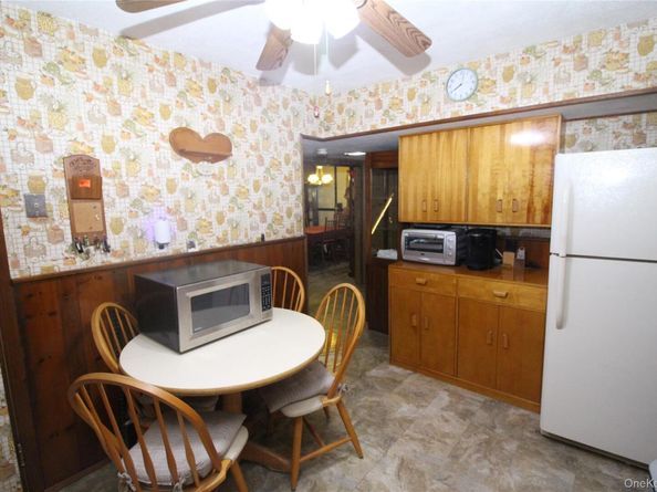 878 County Line Road, Amityville NY 11701