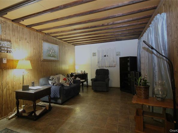 878 County Line Road, Amityville NY 11701