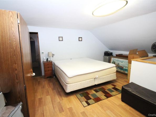 878 County Line Road, Amityville NY 11701