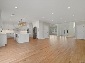 39 Cobalt Lane, Westbury NY 11590