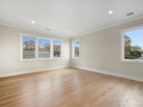 39 Cobalt Lane, Westbury NY 11590