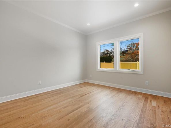 39 Cobalt Lane, Westbury NY 11590