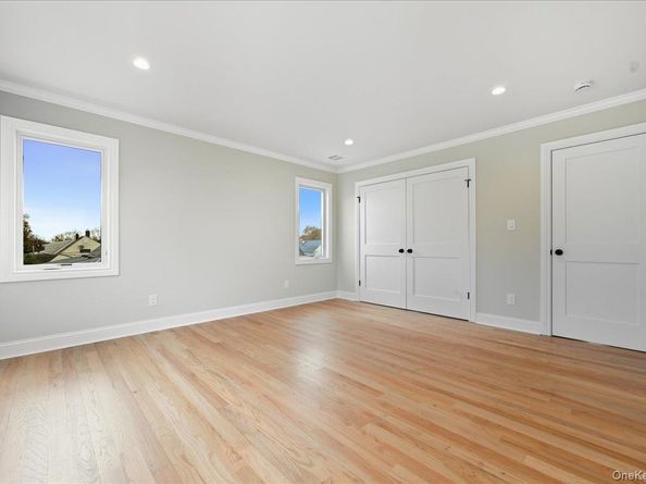 39 Cobalt Lane, Westbury NY 11590