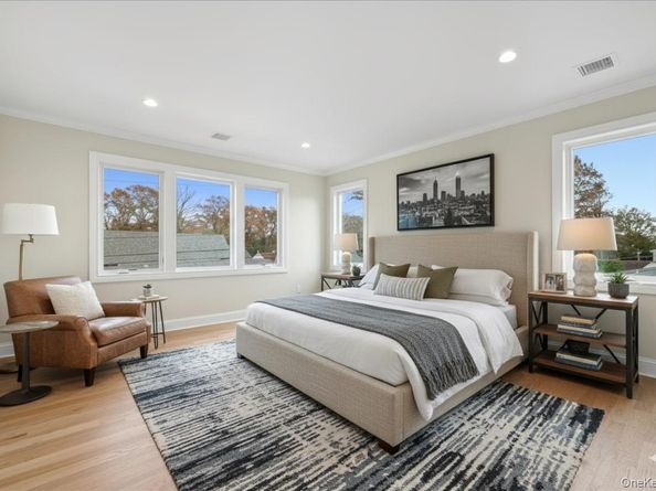 39 Cobalt Lane, Westbury NY 11590