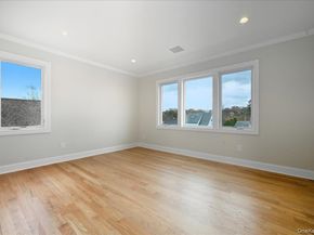 39 Cobalt Lane, Westbury NY 11590