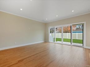 39 Cobalt Lane, Westbury NY 11590