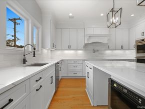 39 Cobalt Lane, Westbury NY 11590