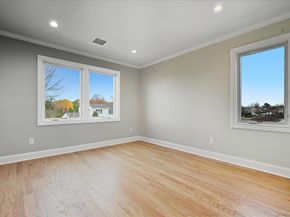 39 Cobalt Lane, Westbury NY 11590