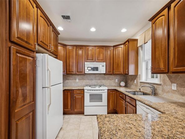 652 Balfour Place, Melville NY 11747