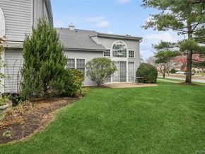 652 Balfour Place, Melville NY 11747