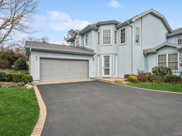 652 Balfour Place, Melville NY 11747
