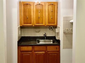 84-70 129 St 6J, Kew Gardens NY 11415