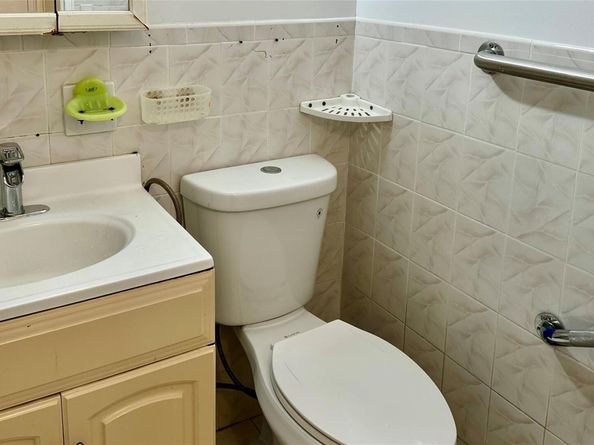 84-70 129 St 6J, Kew Gardens NY 11415