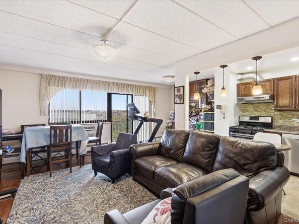 92-29 Queens Boulevard 9D, Rego Park NY 11374