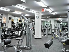 18-05 215th Street 8K, Bayside NY 11360