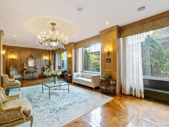 18-05 215th Street 8K, Bayside NY 11360