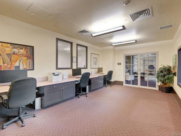 300 Mamaroneck Avenue 831, White Plains NY 10605