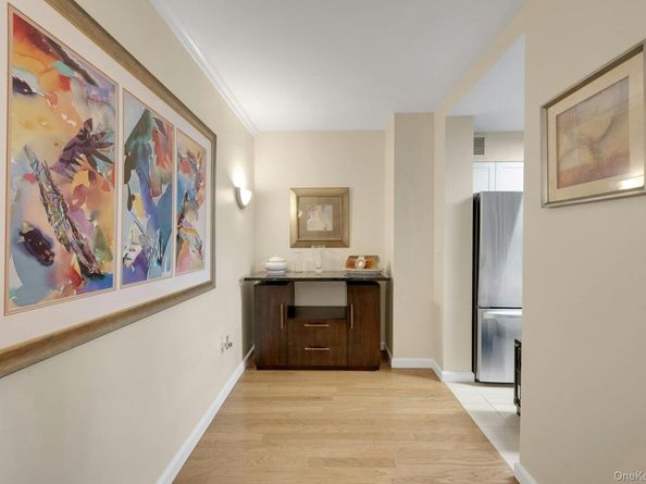 300 Mamaroneck Avenue 831, White Plains NY 10605