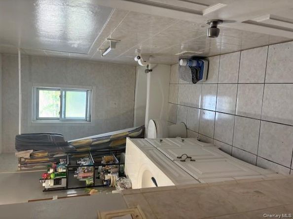 21215 104th Road, Queens Village NY 11429