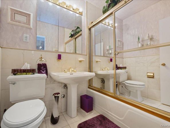 27010 Grand Central Parkway 21M, Floral Park NY 11005