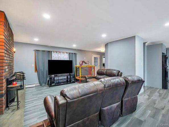 154 Woodland Avenue, Central Islip NY 11722