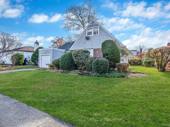 78 Patton Boulevard, New Hyde Park NY 11040