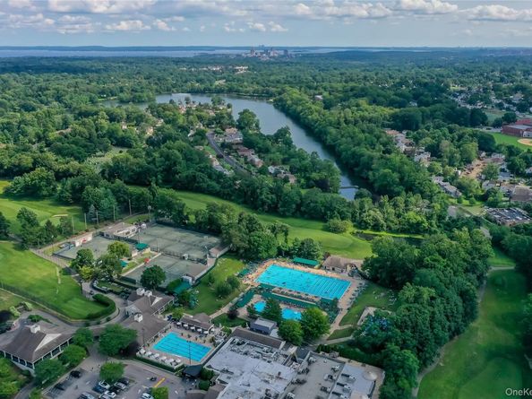 1 Winslow Circle, Tuckahoe NY 10707