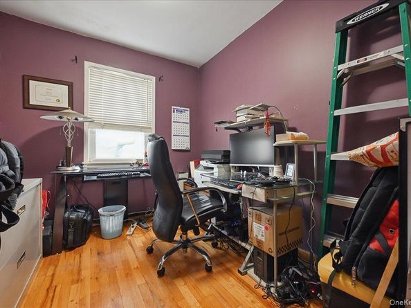 6239 Douglaston Parkway 19, Douglaston NY 11362