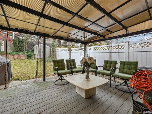 6239 Douglaston Parkway 19, Douglaston NY 11362