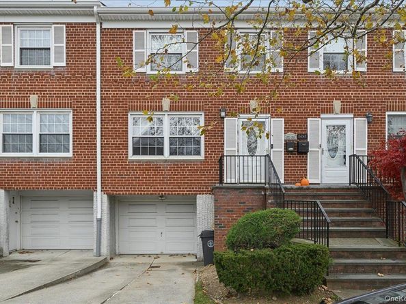 6239 Douglaston Parkway 19, Douglaston NY 11362