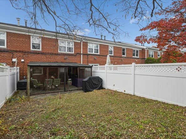 6239 Douglaston Parkway 19, Douglaston NY 11362