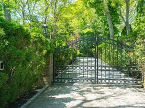 10 Emerson Court, Hampton Bays NY 11946