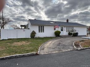 461 1st Avenue, Lindenhurst NY 11757