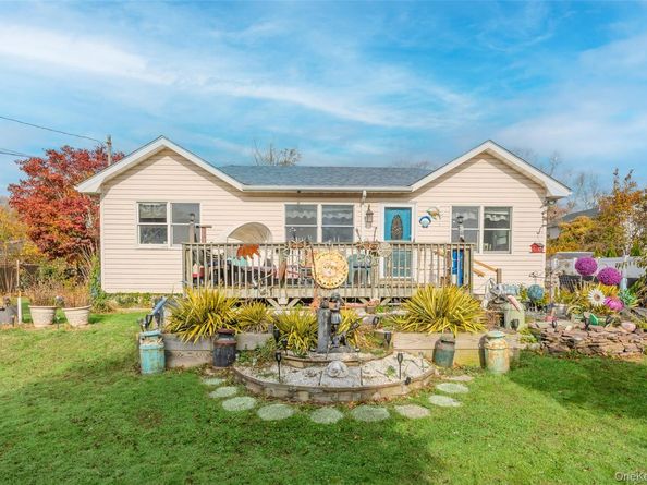 1 Elm Road E, Mastic Beach NY 11951