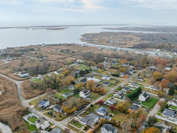 1 Elm Road E, Mastic Beach NY 11951