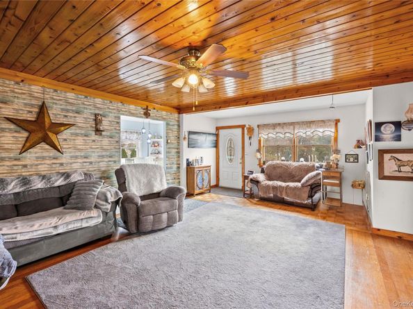 1 Elm Road E, Mastic Beach NY 11951