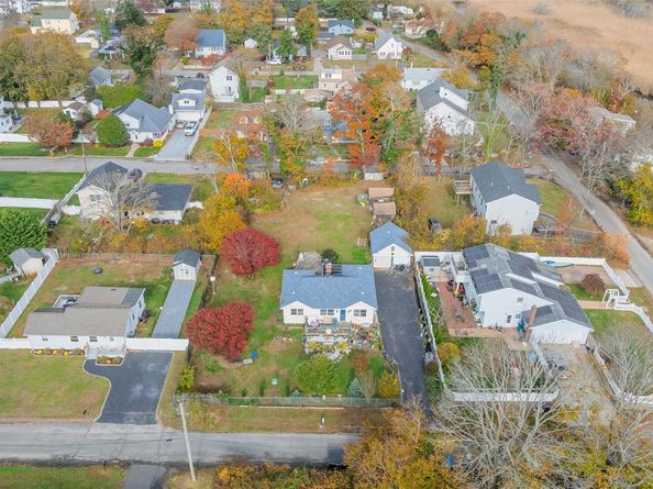 1 Elm Road E, Mastic Beach NY 11951