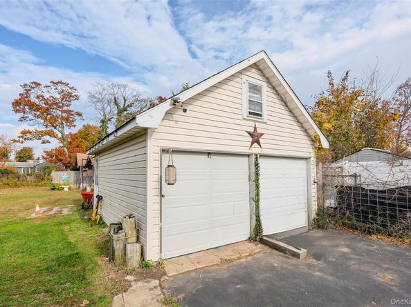 1 Elm Road E, Mastic Beach NY 11951