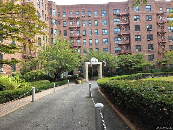 84-01 Main Street 506, Briarwood NY 11435