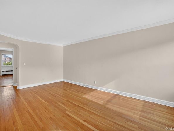 223 1/2 Delano W Avenue, Yonkers NY 10704