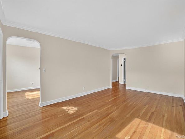 223 1/2 Delano W Avenue, Yonkers NY 10704