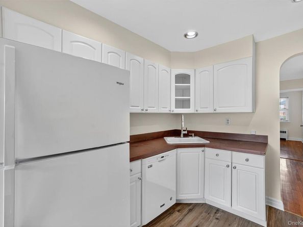 223 1/2 Delano W Avenue, Yonkers NY 10704