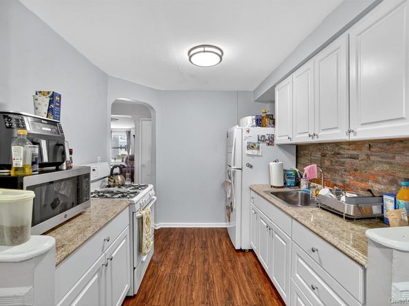 223 1/2 Delano W Avenue, Yonkers NY 10704