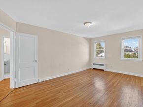 223 1/2 Delano W Avenue, Yonkers NY 10704