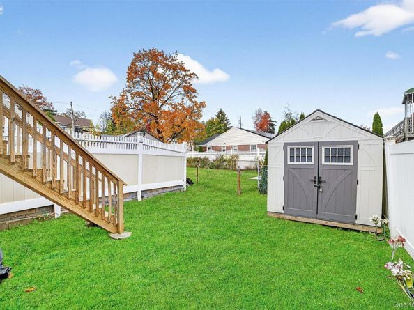 223 1/2 Delano W Avenue, Yonkers NY 10704