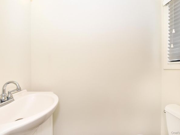 142 I U Willets Road, Albertson NY 11507