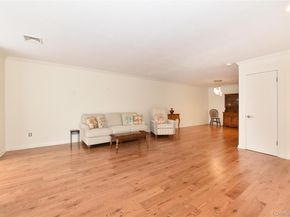 142 I U Willets Road, Albertson NY 11507