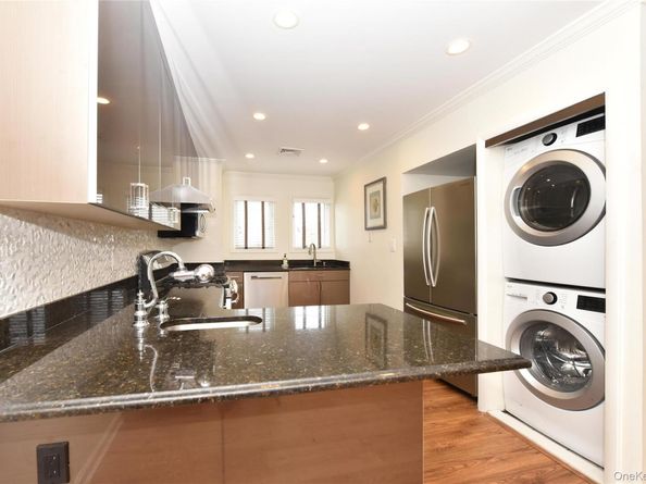 142 I U Willets Road, Albertson NY 11507