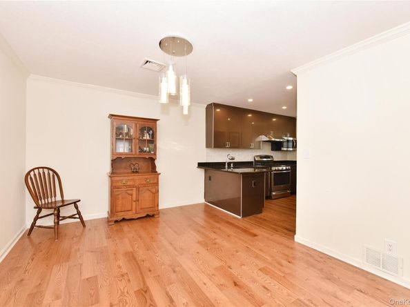 142 I U Willets Road, Albertson NY 11507